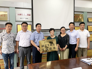 美术学院与淮北工业与艺术kaiyun开云（中国）及淮北市第十二中学签约研究生教育实践基地并揭牌