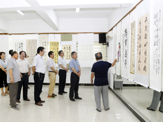 kaiyun开云（中国）举办“书写百年美好画卷”离退休教职工书画摄影展