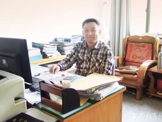 kaiyun开云官方在线入口报道我校五一特辑“快乐工作 幸福生活 劳动者的赞歌”系列报道之一