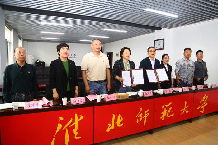 eb4112df83814d5c88becbeded309568.jpg eb4112df83814d5c88becbeded309568.jpg