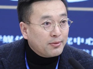 【校友动态】校友展龙任中国社会科学院大学党委常委、副校长